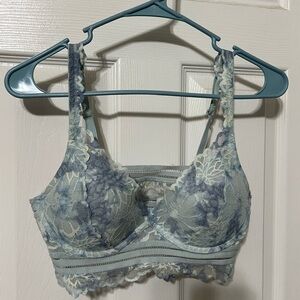 PINK Victoria's Secret Blue and Cream Lace Bralette size m